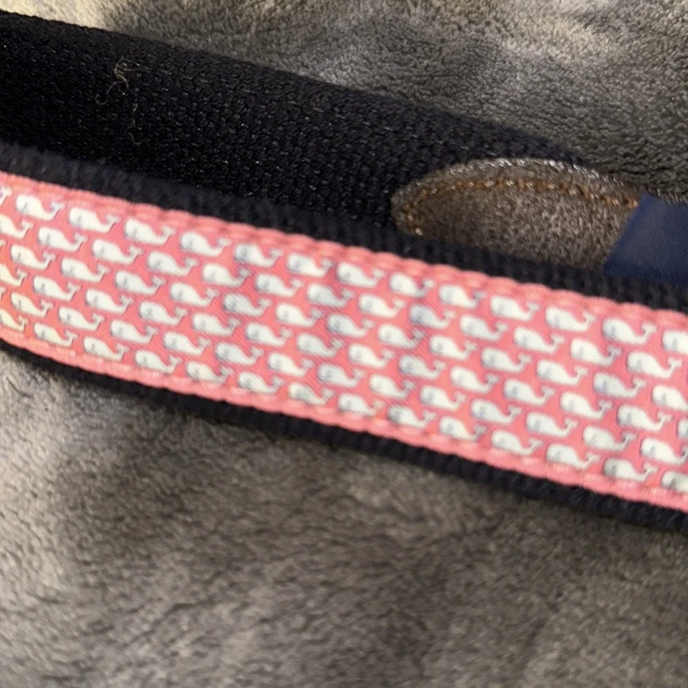 Vineyard vines pink whale print leather belt size 28 nwt